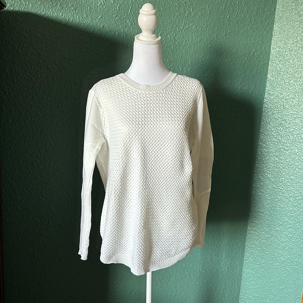 Let & Me Sweater w/ suede elbow patches
Size L
Color Winter White